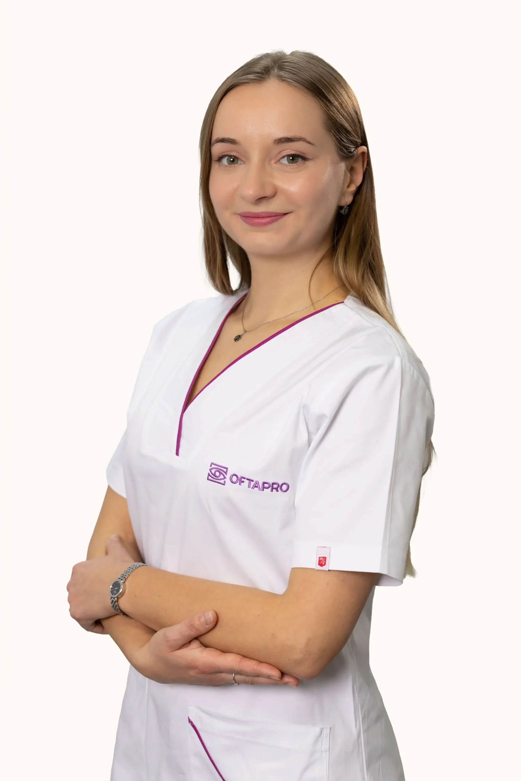 Dr. Bianca-Mihaela Cosoveanu este medic specialist oftalmolog în cadrul Clinicii OFTAPRO din București, de la începutul anului 2022 cu o specializare in oftalmologia pediatrica sub indrumarea doamnei doctor Daniela Cioplean.